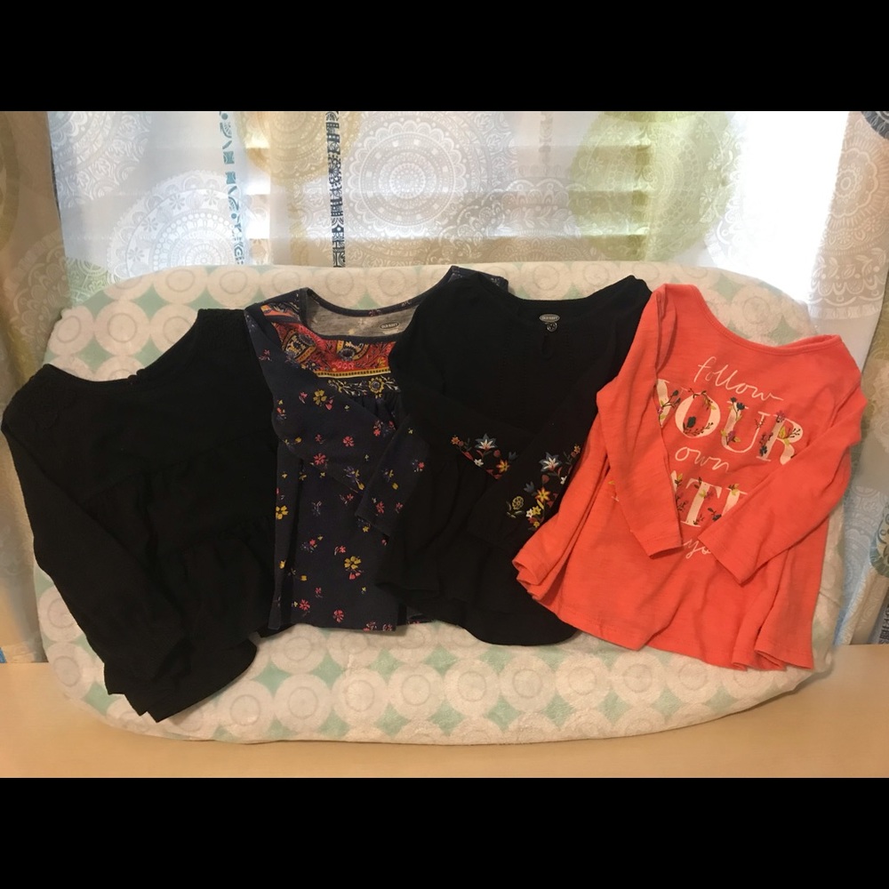 Lot of 4 Old Navy long sleeve shirts.